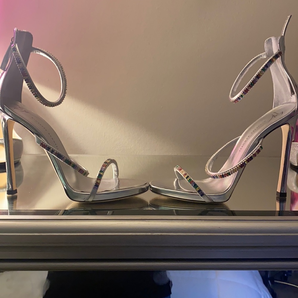 Giuseppe Zanotti worn once